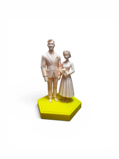 Personalisierter Hochzeitspaar Tortentopper ohne Namenszug.