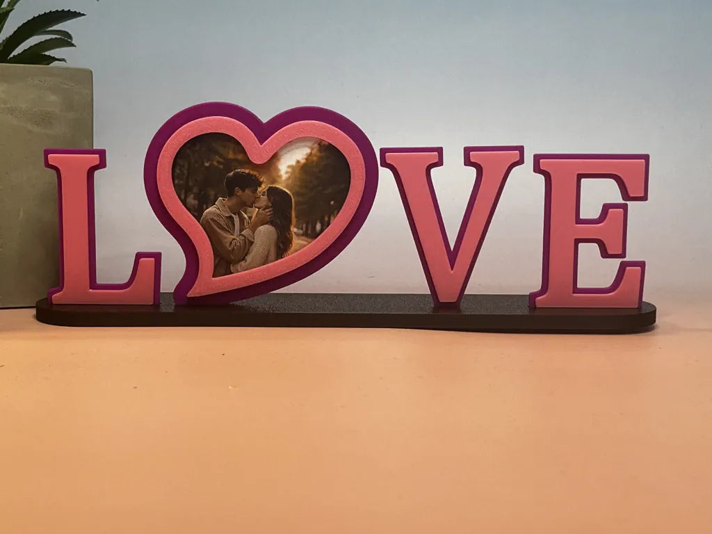 LOVE-Fotoaufsteller mit 3D-Effekt für romantisches Foto