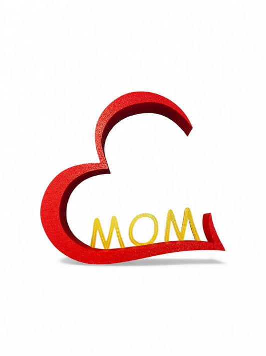 Detailansicht ‚MOM‘ Schriftzug am Herz-Aufsteller – 3D-Druck Oberfläche