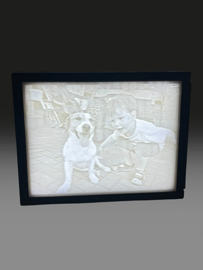  Lithophan Bilderrahmen – Kind mit Hund als leuchtendes 3D-Relief, schwarzer Rahmen
