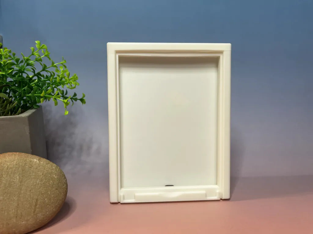 Lithophan-Lichtbild im weißen Bilderrahmen – Foto als leuchtendes 3D-Bild